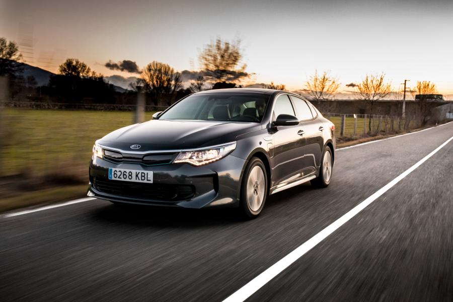  Kia Optima Plug-In Hybrid (JF) 2016 года  (WW) (фото 17 из 41)
